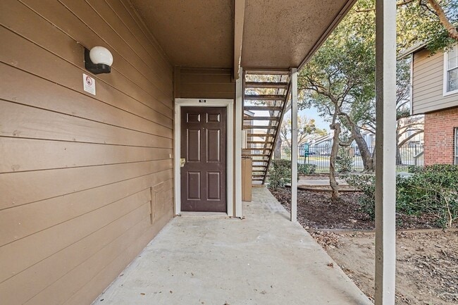 Building Photo - 3607 W Northgate Dr