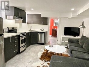 Building Photo - 457 Mortimer Ave