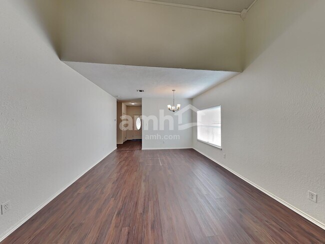 Foto del edificio - 412 Saddlehorn Way