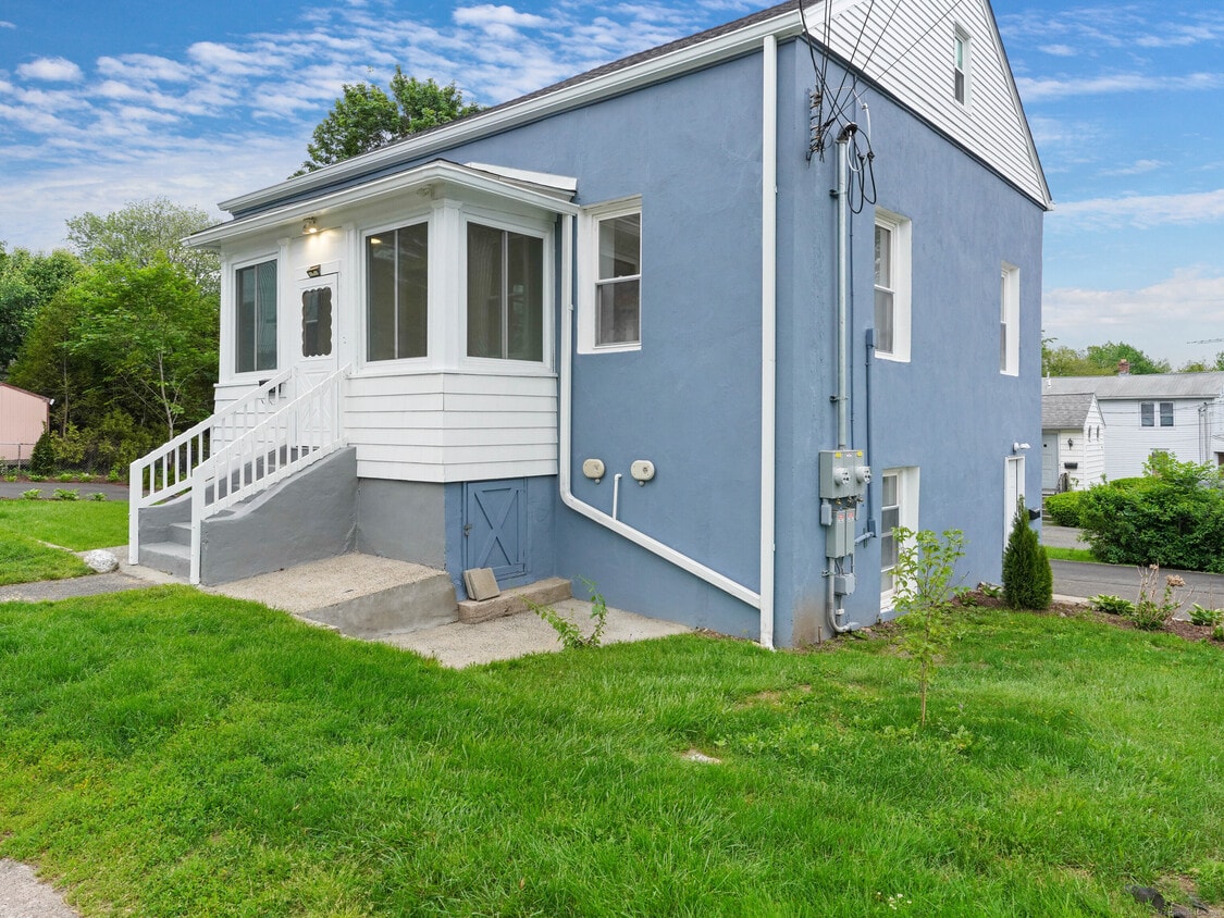 Primary Photo - 333 Lenox Rd