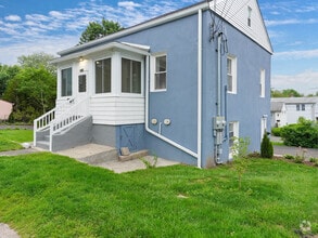 Building Photo - 333 Lenox Rd