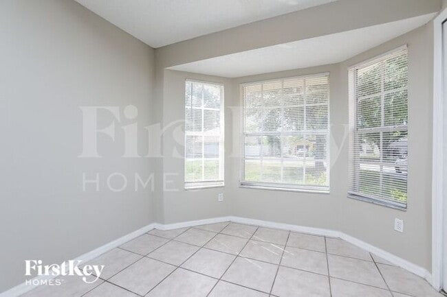 Foto del edificio - 7442 Groveoak Dr