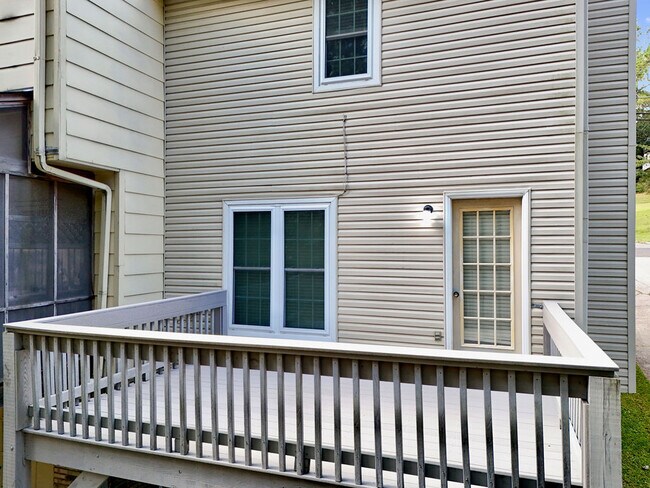 Foto del edificio - 4601 Little River Rd