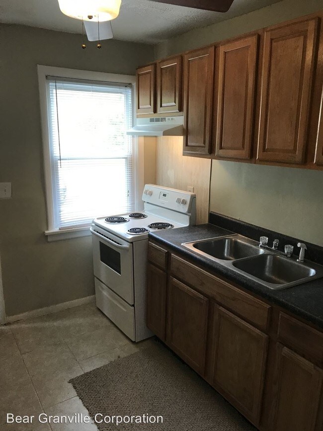 Building Photo - 1 br, 1 bath Apartment - 1834 Lakeview Ave