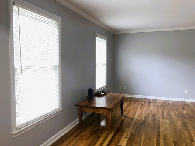 Foto del edificio - 218 Marty Dr