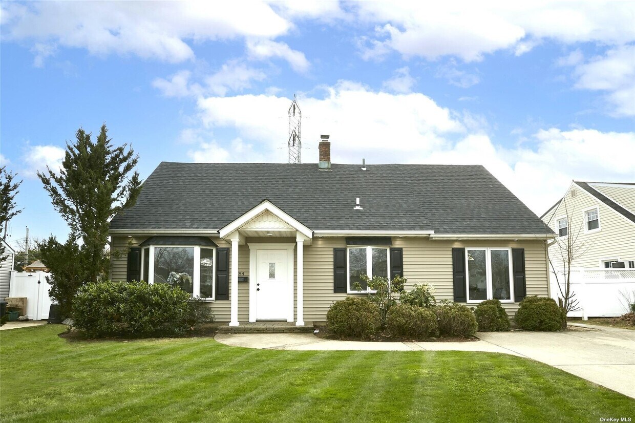 84 Cornflower Rd, Levittown, NY 11756 House Rental in Levittown, NY