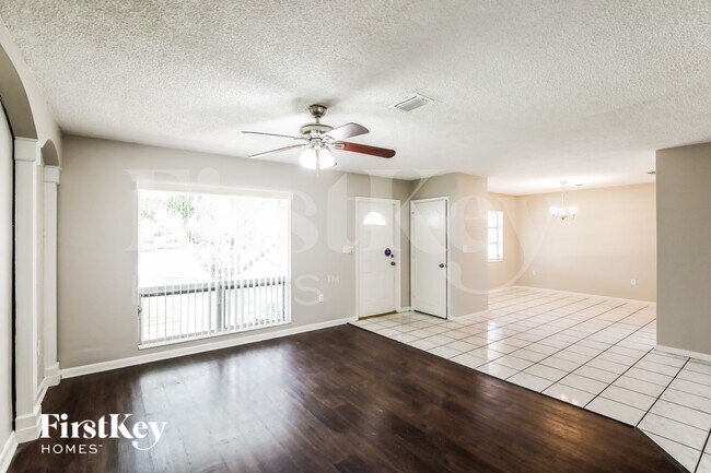 Foto del edificio - 4896 NW 6th Ct