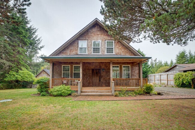 Building Photo - 33431 Douglas Dr