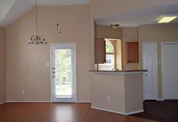 Building Photo - 1430 Springwood Dr