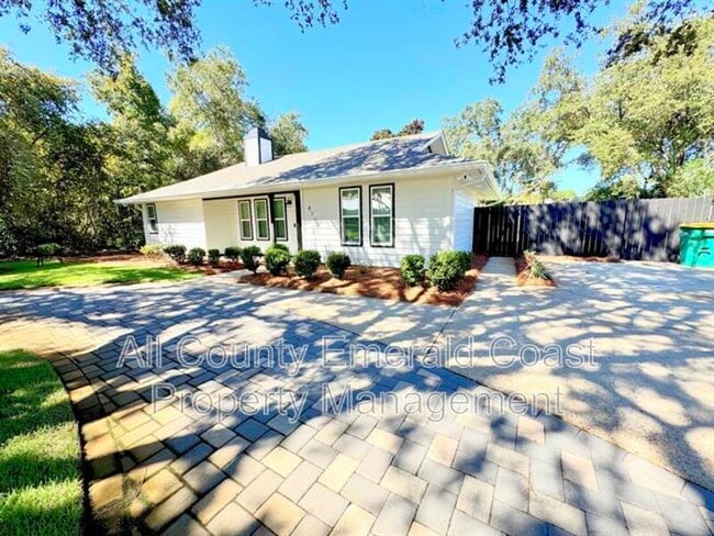 Building Photo - 4104 Indian Bayou N