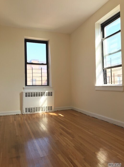 Foto del edificio - 143-50 Hoover Ave