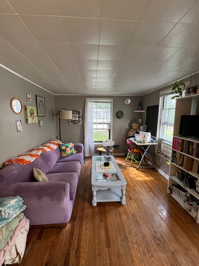 Building Photo - 310 W Lakeside St