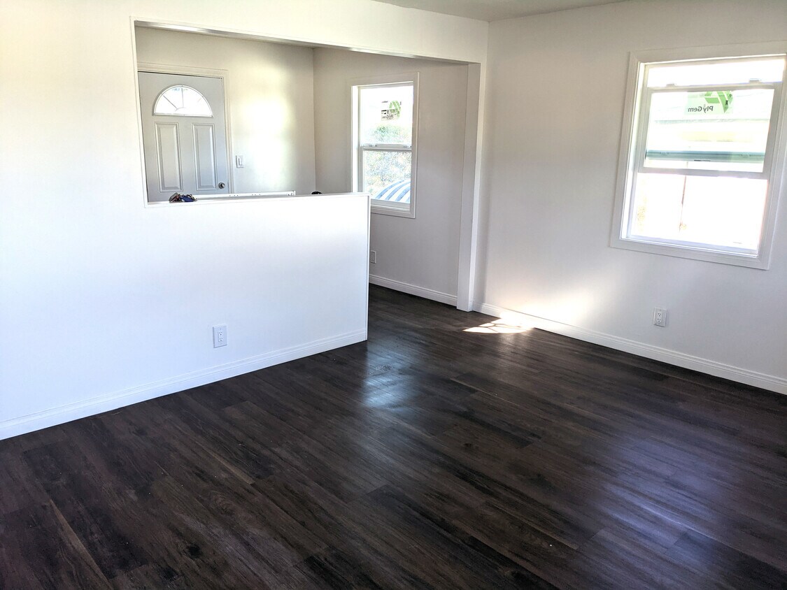 Foto principal - 9101 Margaret St