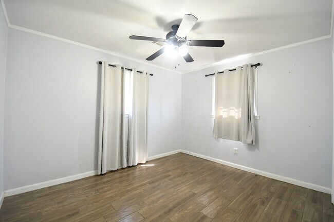 Foto del edificio - 278 W Robert E Lee Blvd