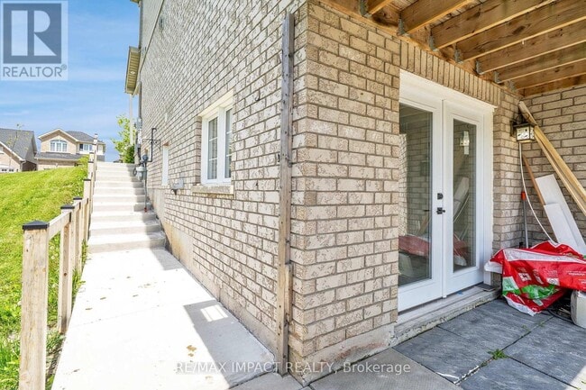 Building Photo - 537 Luple Ave