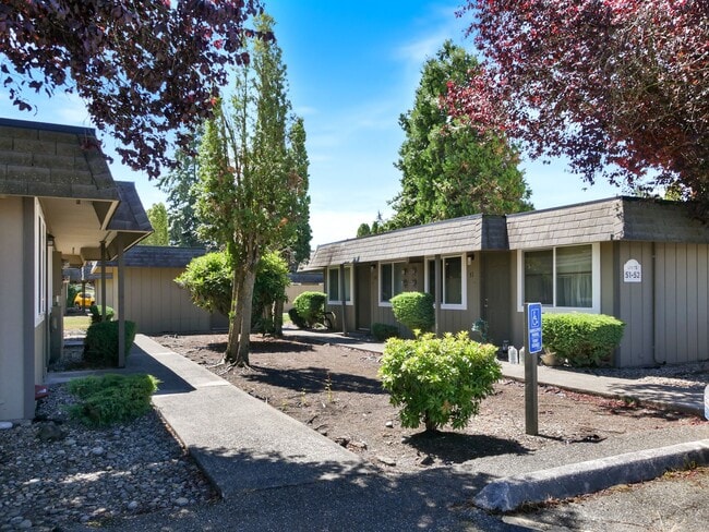 Building Photo - Lakeview South Apartments