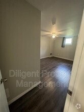Building Photo - 926 Dainard Dr