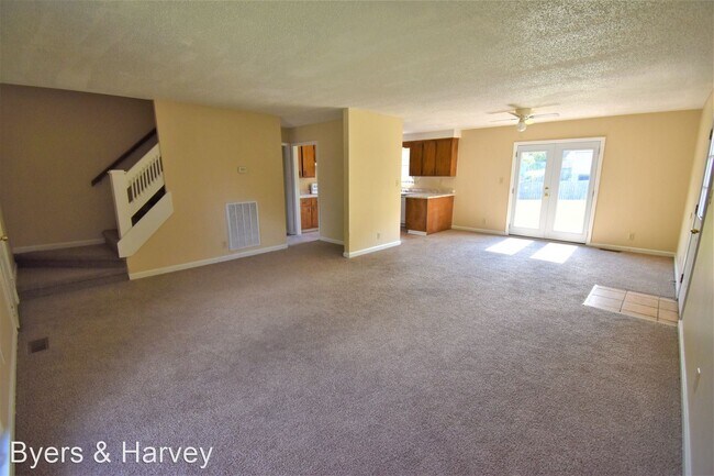 Building Photo - 4 br, 2 bath House - 604 Bay Lane