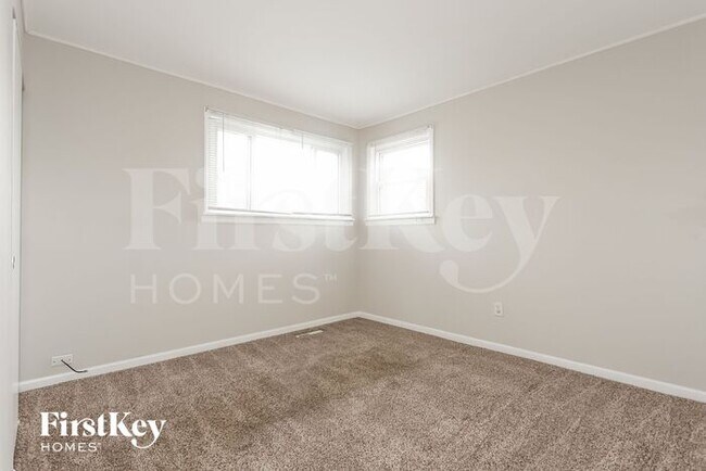 Building Photo - 4600 W 79th Pl