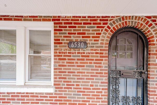 Building Photo - 6530 Avalon Ave