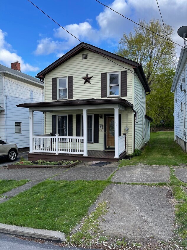 1431 Chestnut St, Franklin, PA 16323 House Rental in Franklin, PA