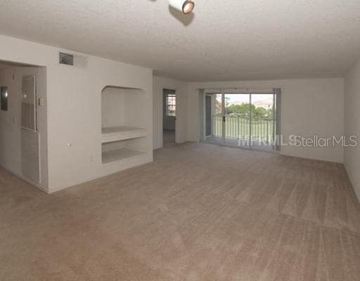 Building Photo - 14037 Fairway Island Dr