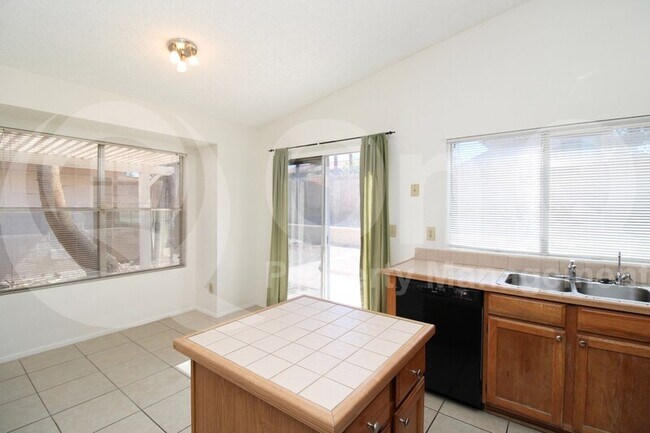 Foto del edificio - 4715 E Piedmont Rd