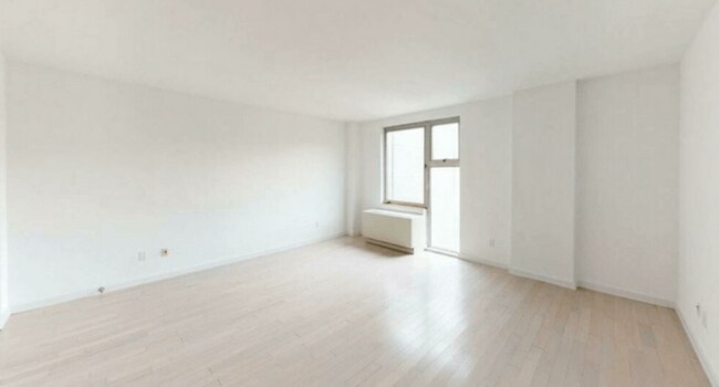 Building Photo - 250 Bedford Ave
