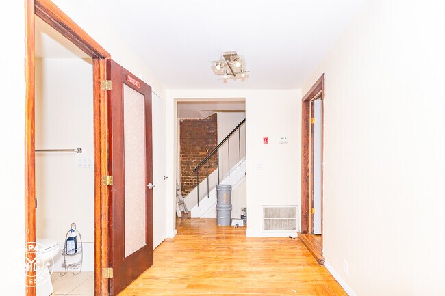 Building Photo - 173 N 8th St