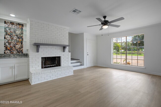 Foto del edificio - 119 Courtney Dr