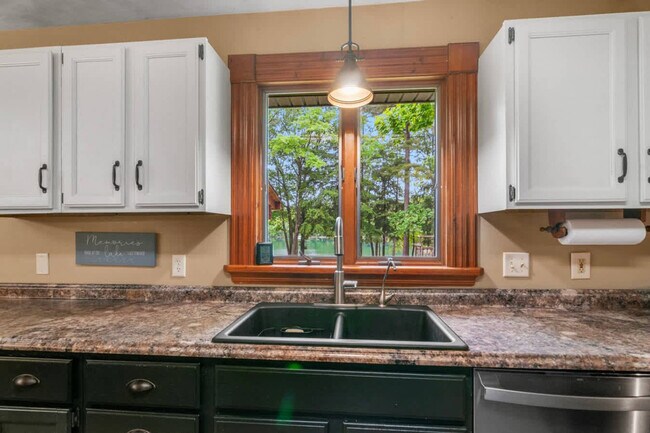 Foto del edificio - 2210 E Dixon Lake Rd