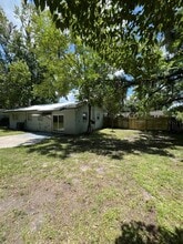 Building Photo - 1107 Calvary St