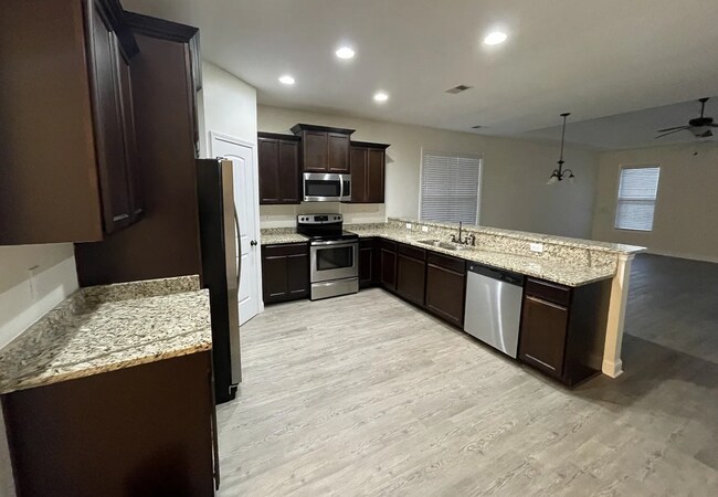 Building Photo - Charming Like-New 3BR Home with Fenced Yard & Easy Commute Near Fort Jackson