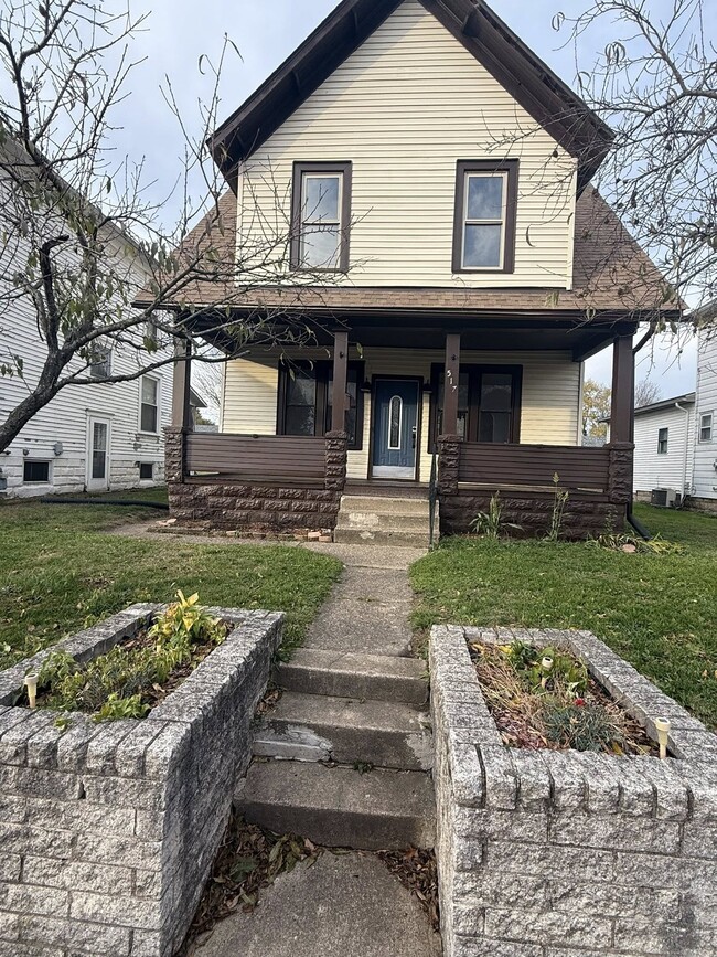 Building Photo - 517 Echo Ave