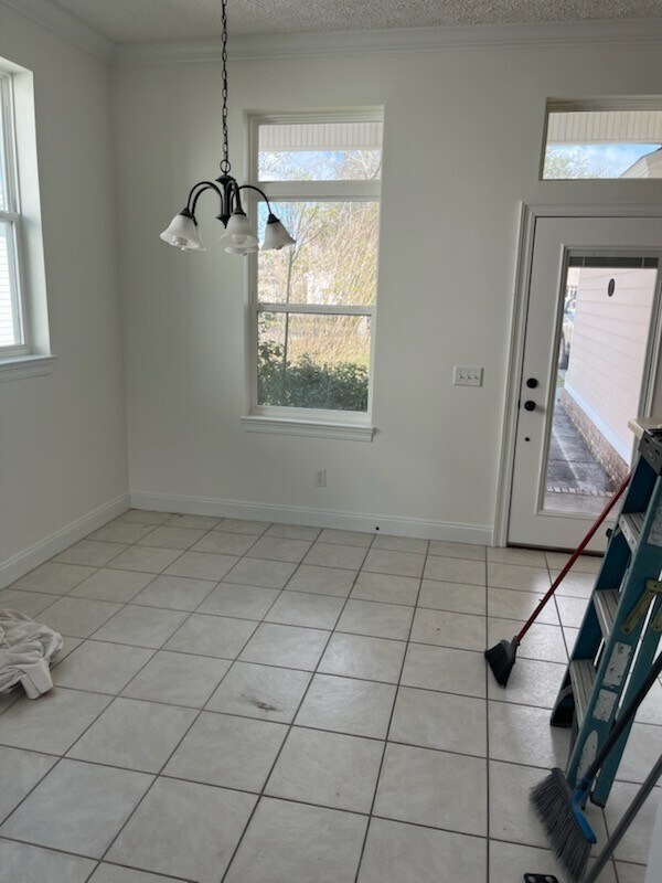 Foto del edificio - 4034 Oak Forest Dr