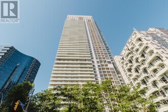 Building Photo - 300 Front St W