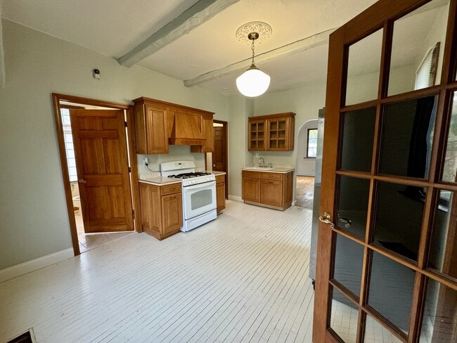 Foto del edificio - 365 E Schiller St