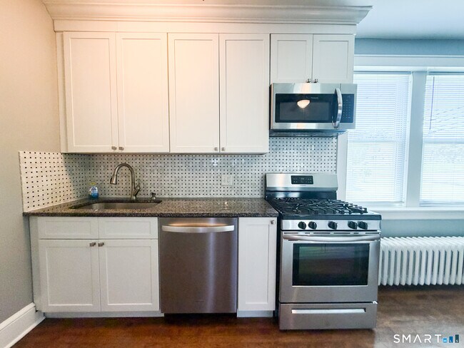 Foto del edificio - 793 Milford Point Rd