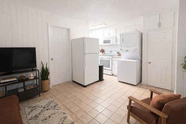 Building Photo - True 1 Bedroom Near FSU