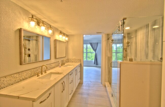 Building Photo - 7915 Preserve Cir