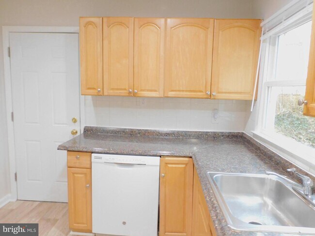 Building Photo - 9095 Andromeda Dr