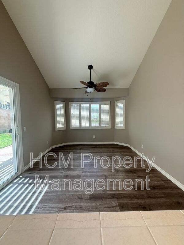 Foto del edificio - 21700 Potomac Ave