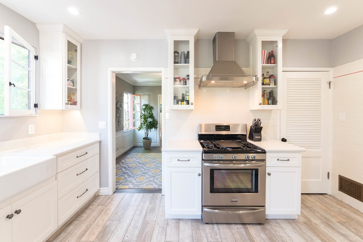 4101 Holly Knoll Dr, Los Angeles, CA 90027 Apartments in Los Angeles