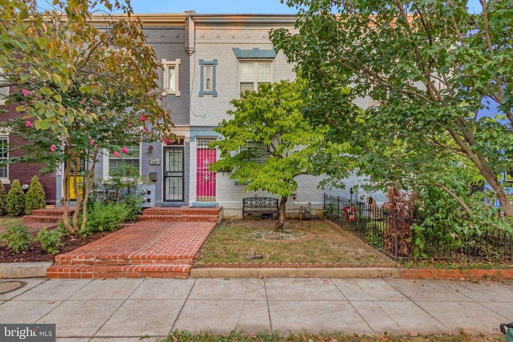 Primary Photo - 107 15th St NE