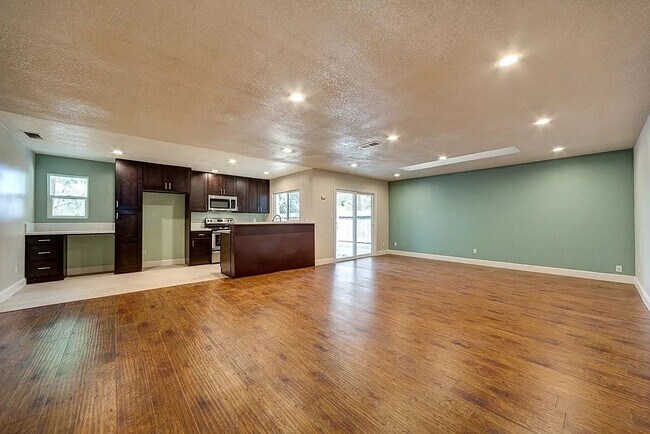 Building Photo - 5923 Revelstok Dr