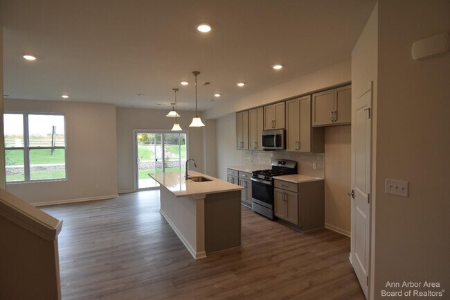 Building Photo - 105 Salt Springs Dr