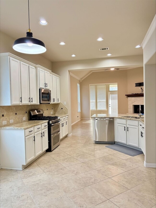 Building Photo - 3042 Currant Dr