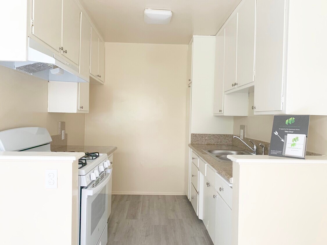 Foto principal - 3648 Westwood Blvd