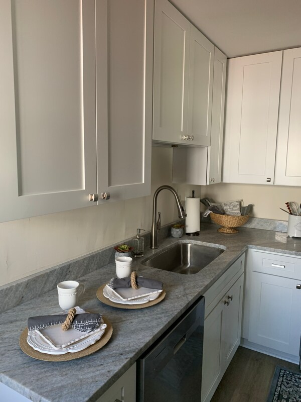 Foto del edificio - 631 Willow Dr