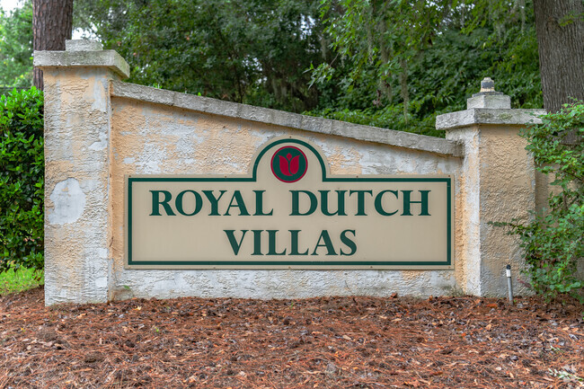 Letrero de entrada - Royal Dutch Townhomes